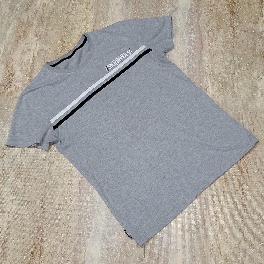 SUPERDRY MENS TEE SIZE MEDIUM